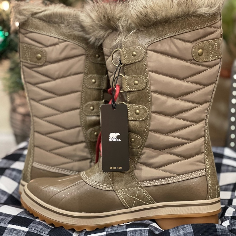 BRAND NEW Sorel Joan of Arctic Boots 🥾